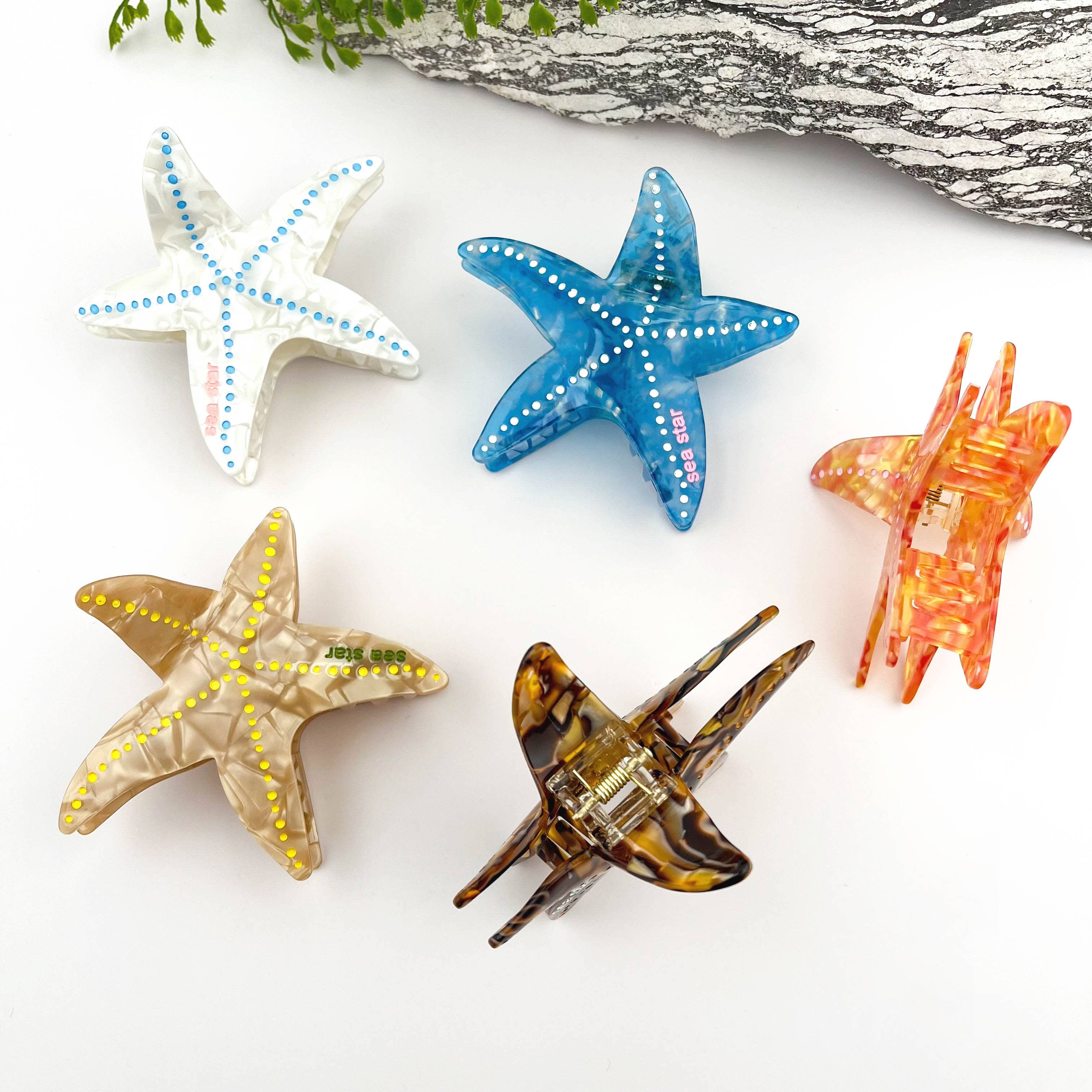 🌊 Starfish Acetate Hair Claw – Coastal Charm Clip 🐚
: White
