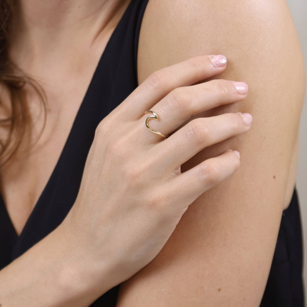 18k Gold Filled Wave Ring: 7.5